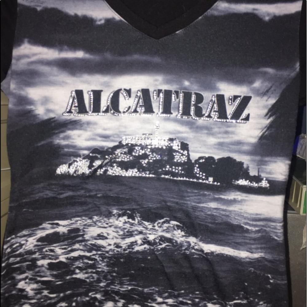 Alcatraz rhinestone v-neck shirt